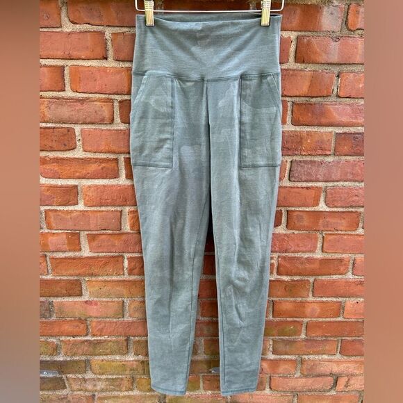 Aerie Chill Play Move High Waist Green Camo Leggings - Picture 1 of 4